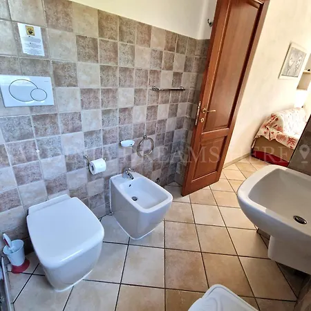 Fantasia 100 M From The With Private Parking Ferienhaus *